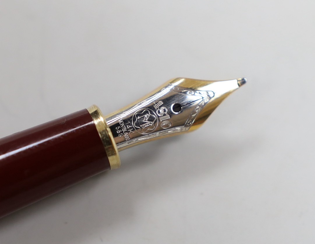 A cased Montblanc Meisterstuck fountain pen 13.5cm